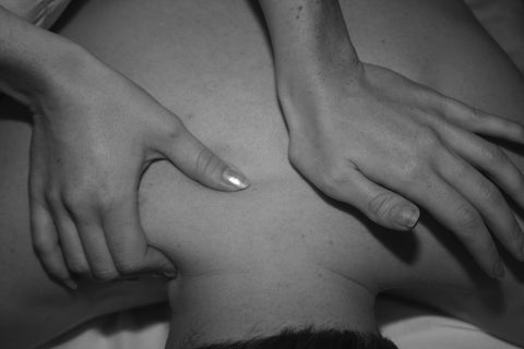 hand-black-and-white-leg-finger-black-monochrome-595158-pxhere.com