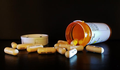 pills-amoxicillin-capsules-1190217